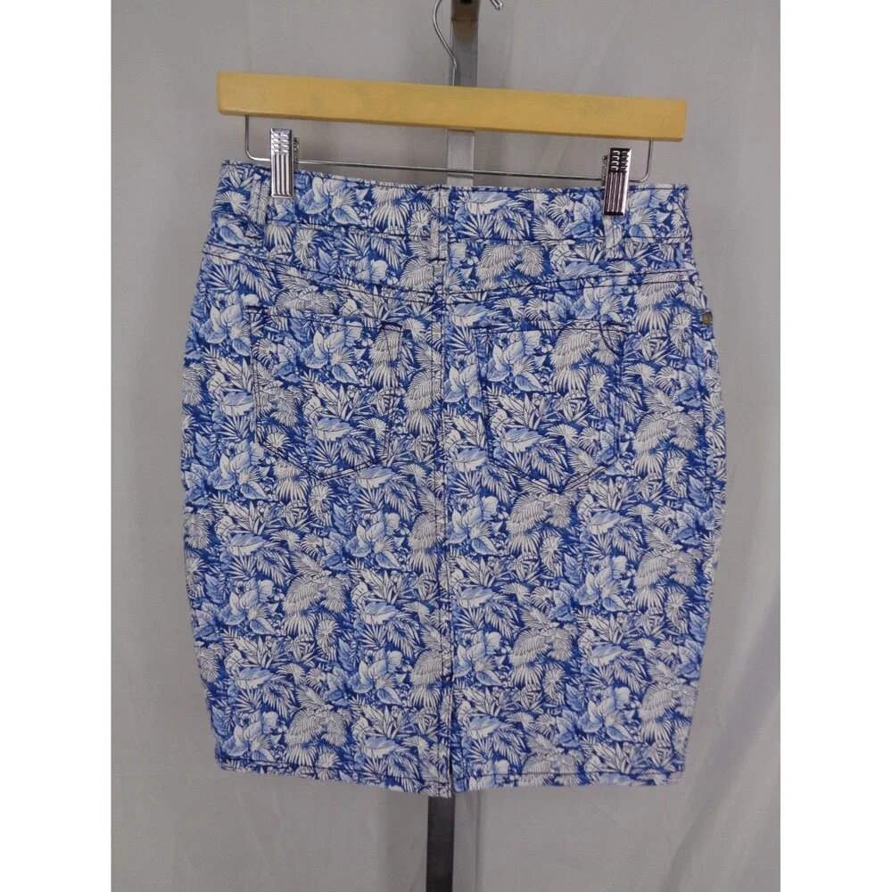Tommy Bahama Wall of Palms Denim Jean Skirt Size 2 Floral Coastal Tropical